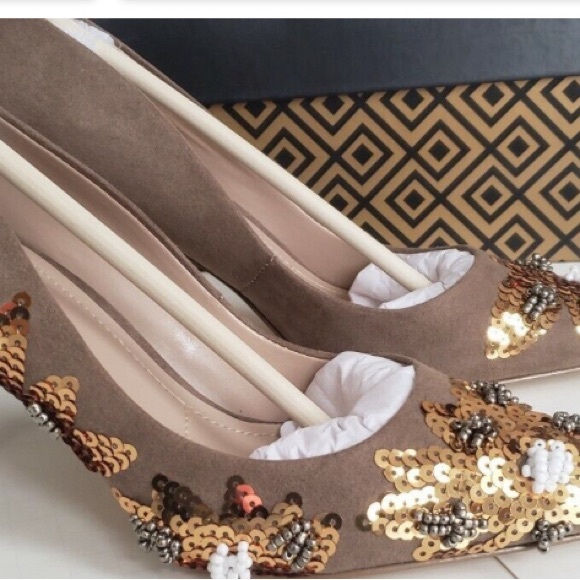 Charles by Charles David SHOES Sophie Pointed-Toe Pump BEIGE/TAN SIZE 7 / 7.5 - Picture 3 of 5